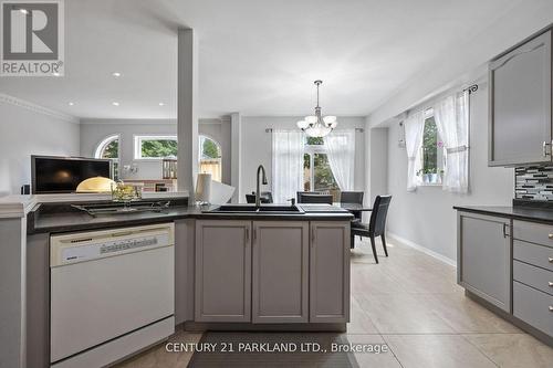 40 Lady Fern Drive, Markham, ON - Indoor Photo Showing Kitchen With Double Sink