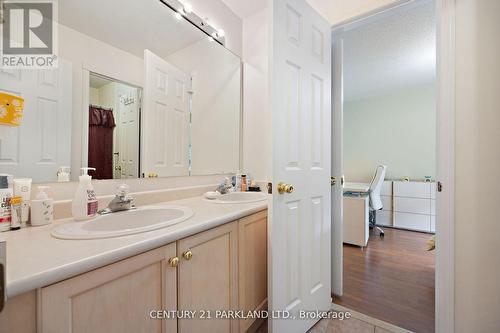 40 Lady Fern Drive, Markham, ON - Indoor Photo Showing Bathroom