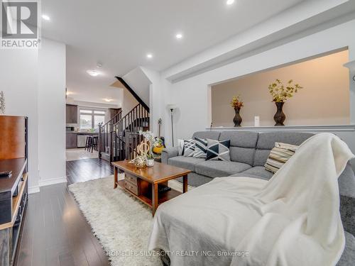 27 Gemma Place, Brampton, ON - Indoor Photo Showing Living Room