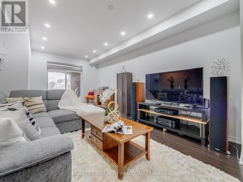 27 Gemma Place, Brampton, ON - Indoor Photo Showing Living Room