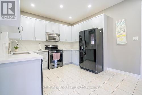 4 Princefield Place, Brampton, ON - Indoor Photo Showing Kitchen