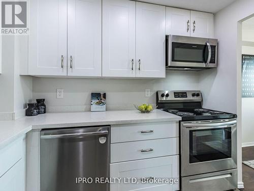 1101 - 115 Hillcrest Avenue, Mississauga, ON - Indoor Photo Showing Kitchen With Stainless Steel Kitchen