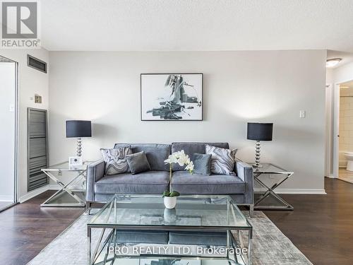 1101 - 115 Hillcrest Avenue, Mississauga, ON - Indoor Photo Showing Living Room