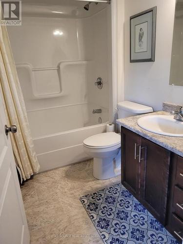 7 Pawlett Road, Mckellar, ON - Indoor Photo Showing Bathroom