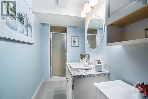 7 Edgebrook Road, Ottawa, ON - Indoor Photo Showing Bathroom