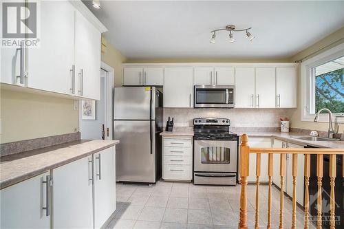 7 Edgebrook Road, Ottawa, ON - Indoor Photo Showing Kitchen