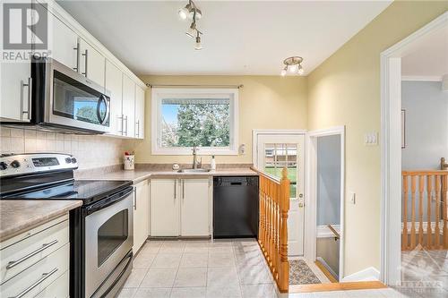 7 Edgebrook Road, Ottawa, ON - Indoor Photo Showing Kitchen