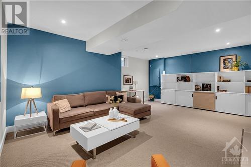 438 Bevan Avenue, Ottawa, ON - Indoor Photo Showing Living Room