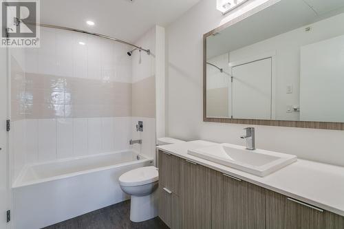 1770 Richter Street Unit# Ph23, Kelowna, BC - Indoor Photo Showing Bathroom