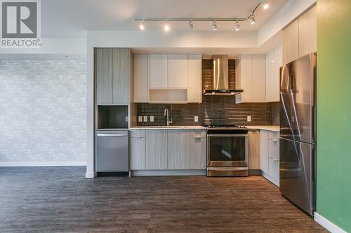 1770 Richter Street Unit# Ph23, Kelowna, BC - Indoor Photo Showing Kitchen