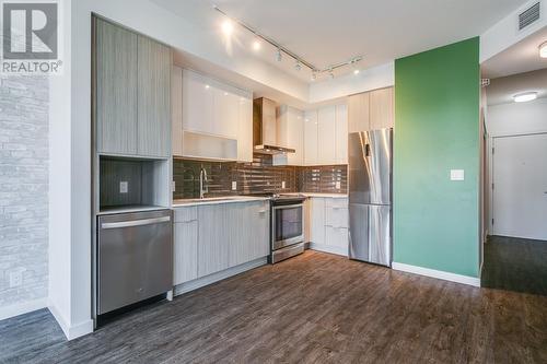 1770 Richter Street Unit# Ph23, Kelowna, BC - Indoor Photo Showing Kitchen