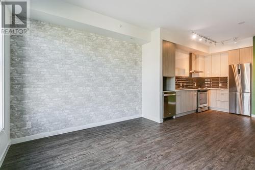 1770 Richter Street Unit# Ph23, Kelowna, BC - Indoor Photo Showing Kitchen