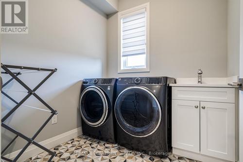 219 Klein Circle, Hamilton, ON - Indoor Photo Showing Laundry Room