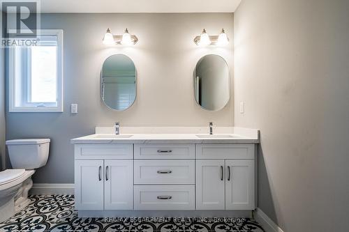 219 Klein Circle, Hamilton, ON - Indoor Photo Showing Bathroom