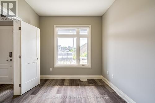 219 Klein Circle, Hamilton, ON - Indoor Photo Showing Other Room