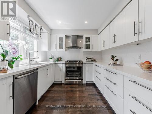 1 Hill Farm Road, King, ON - Indoor Photo Showing Kitchen With Upgraded Kitchen