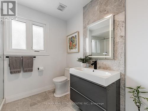 1 Hill Farm Road, King, ON - Indoor Photo Showing Bathroom