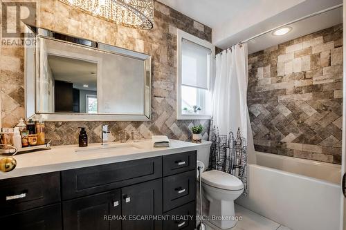 487 Eaglewood Drive, Hamilton, ON - Indoor Photo Showing Bathroom