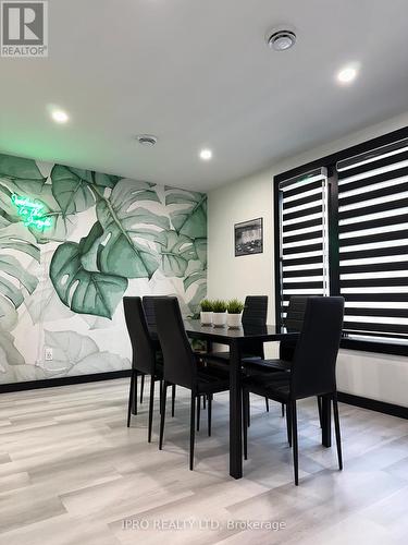 4985 Crysler Avenue, Niagara Falls, ON - Indoor Photo Showing Dining Room