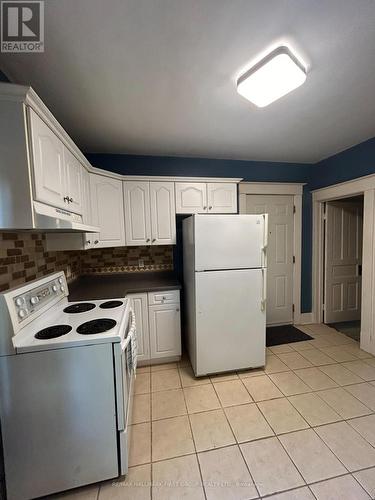 6 Linden Street, St. Catharines, ON - Indoor Photo Showing Kitchen