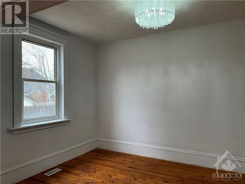 254-256 Thomas Street, Carleton Place, ON - Indoor Photo Showing Other Room