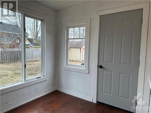 254-256 Thomas Street, Carleton Place, ON - Indoor Photo Showing Other Room