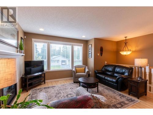 4686 Gray Drive, Prince George, BC - Indoor Photo Showing Living Room