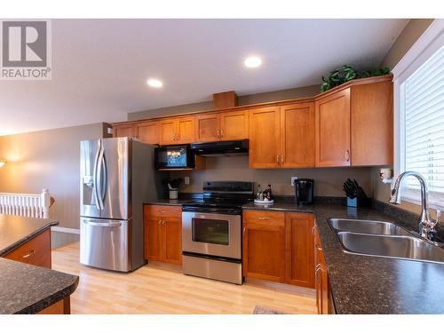 4686 Gray Drive, Prince George, BC - Indoor Photo Showing Kitchen With Double Sink