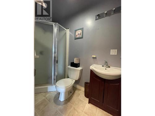 5508 53 Street, Fort Nelson, BC - Indoor Photo Showing Bathroom