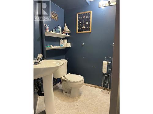 5508 53 Street, Fort Nelson, BC - Indoor Photo Showing Bathroom