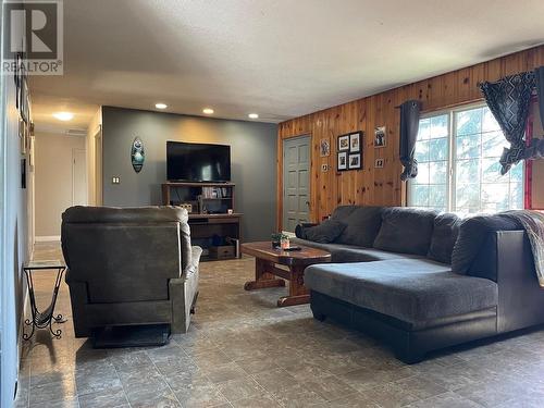 5508 53 Street, Fort Nelson, BC - Indoor Photo Showing Living Room