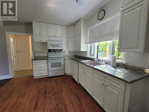 3324 Kenney Street, Terrace, BC - Indoor Photo Showing Kitchen