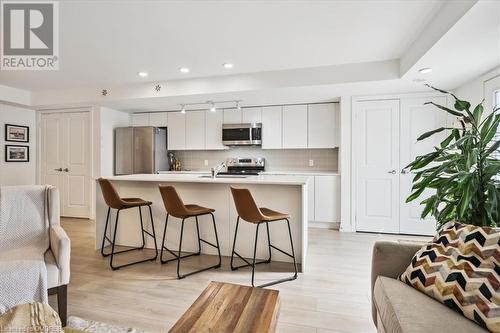 3058 Sixth Line Unit# 103, Oakville, ON - Indoor Photo Showing Kitchen