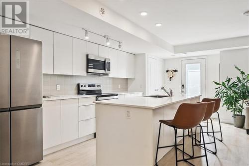 3058 Sixth Line Unit# 103, Oakville, ON - Indoor Photo Showing Kitchen