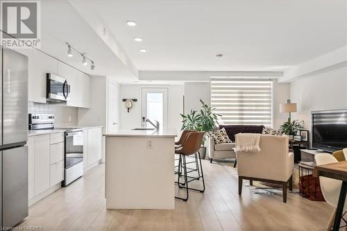 3058 Sixth Line Unit# 103, Oakville, ON - Indoor Photo Showing Kitchen