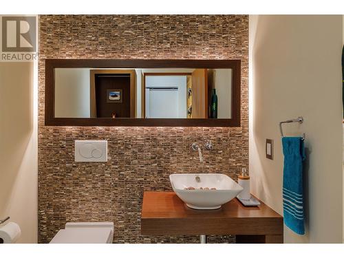 18555 Matsu Drive, Summerland, BC - Indoor Photo Showing Bathroom