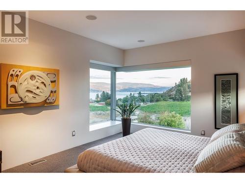 18555 Matsu Drive, Summerland, BC - Indoor Photo Showing Bedroom