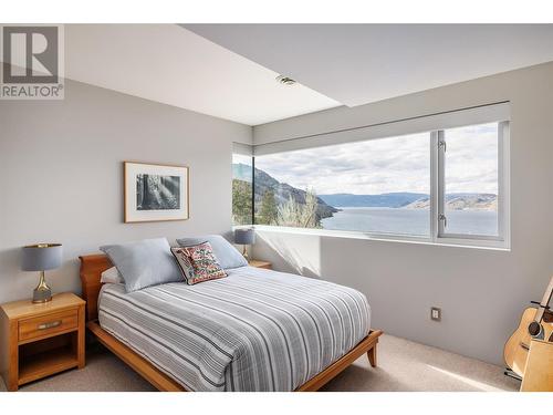 18555 Matsu Drive, Summerland, BC - Indoor Photo Showing Bedroom