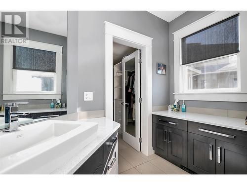 440 Audubon Court, Kelowna, BC - Indoor Photo Showing Bathroom