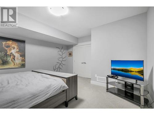 440 Audubon Court, Kelowna, BC - Indoor Photo Showing Bedroom