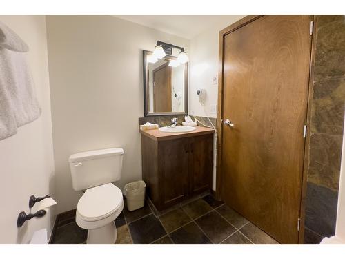 303 - 1549 Kicking Horse Trail, Golden, BC - Indoor Photo Showing Bathroom