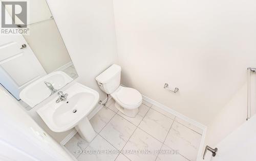 25 Vanilla Trail, Thorold, ON - Indoor Photo Showing Bathroom