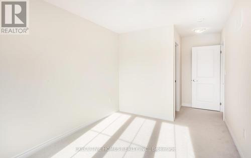 25 Vanilla Trail, Thorold, ON - Indoor Photo Showing Other Room