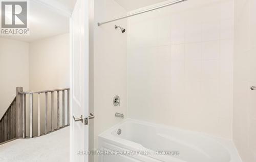 25 Vanilla Trail, Thorold, ON - Indoor Photo Showing Bathroom