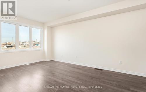 25 Vanilla Trail, Thorold, ON - Indoor Photo Showing Other Room