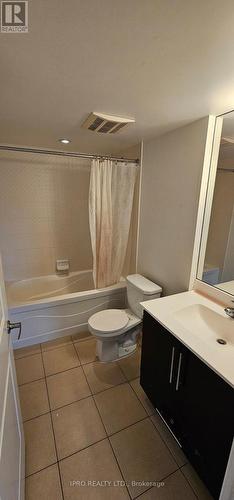 604 - 330 Burnhamthorpe Road W, Mississauga, ON - Indoor Photo Showing Bathroom