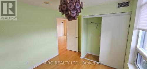 604 - 330 Burnhamthorpe Road W, Mississauga, ON - Indoor Photo Showing Other Room