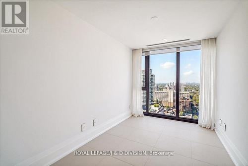 2805 - 200 Cumberland Street, Toronto, ON - Indoor Photo Showing Other Room