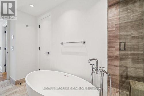 2805 - 200 Cumberland Street, Toronto, ON - Indoor Photo Showing Bathroom