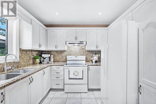 267 Avdell Avenue, Vaughan, ON - Indoor Photo Showing Kitchen With Double Sink